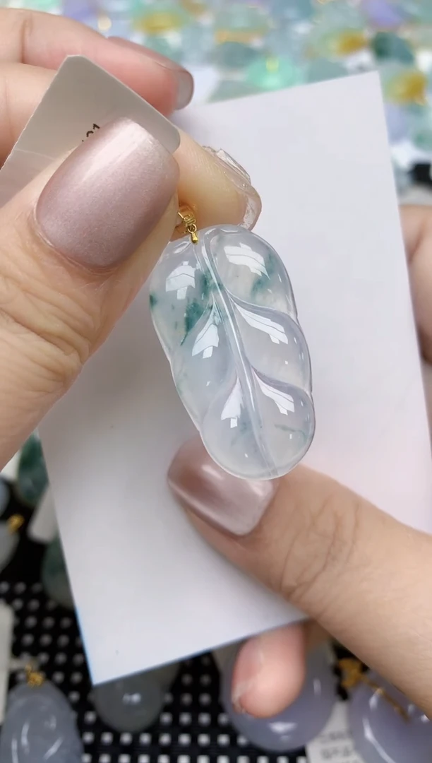 翡翠18K金镶嵌颈饰天然缅甸A货翡翠