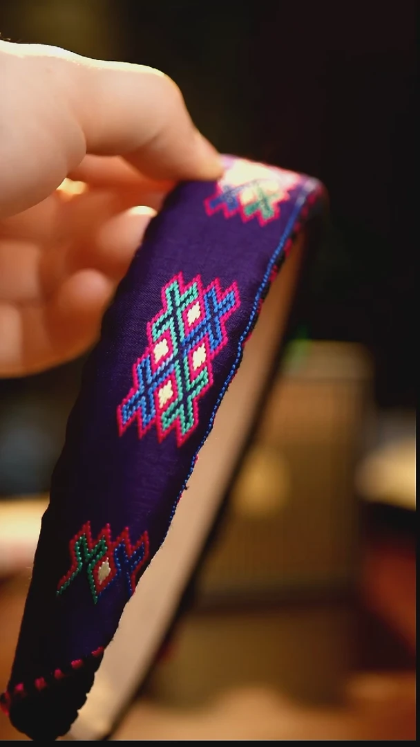 织绣私人定制苗族手工D379