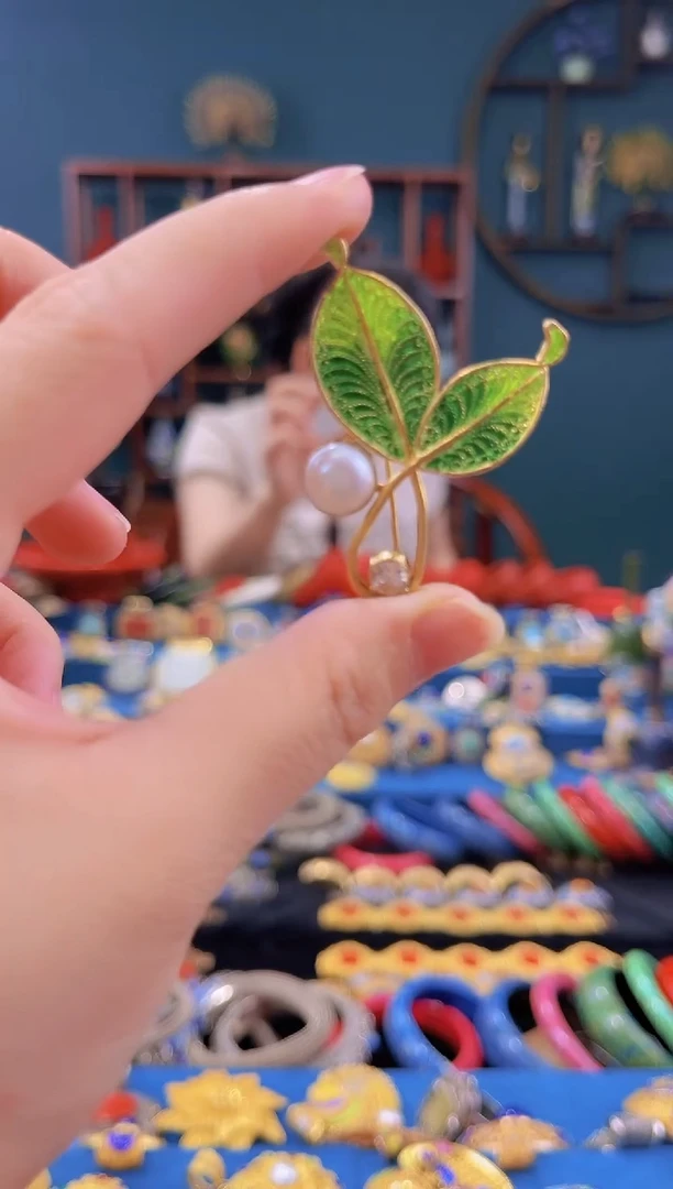 非遗技艺烧蓝胸针