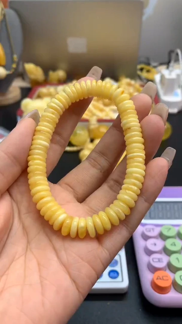 未镶嵌琥珀珠宝奇石785