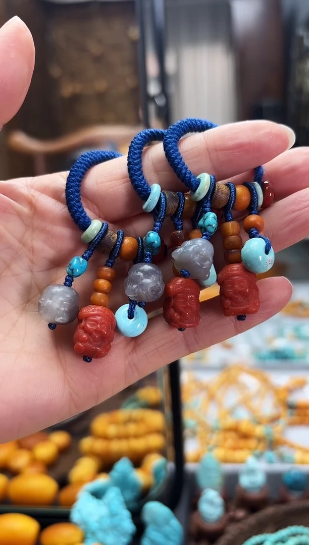 【闪购商品】南红玛瑙钥匙扣未镶嵌CC钥匙扣多样发其一