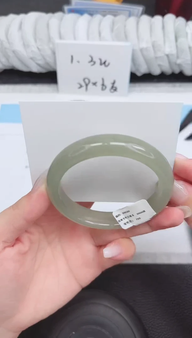 未镶嵌手镯石英质玉129-58.8