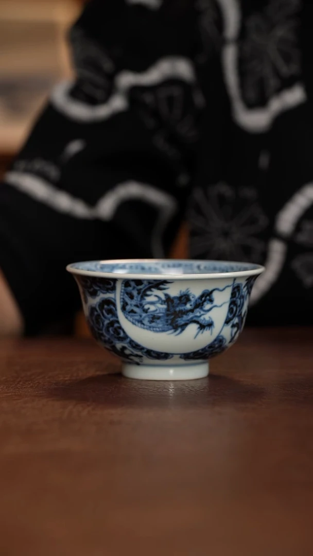 元青花鱼化龙纹压手杯