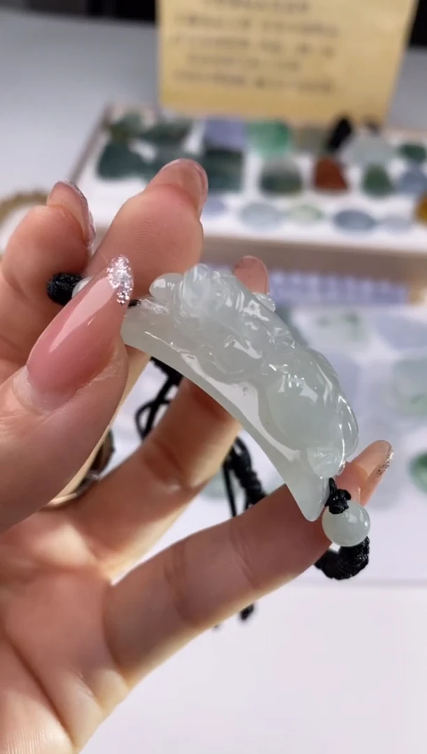 【闪购商品】翡翠吊坠(赠链)未镶嵌24904/静静聊翠