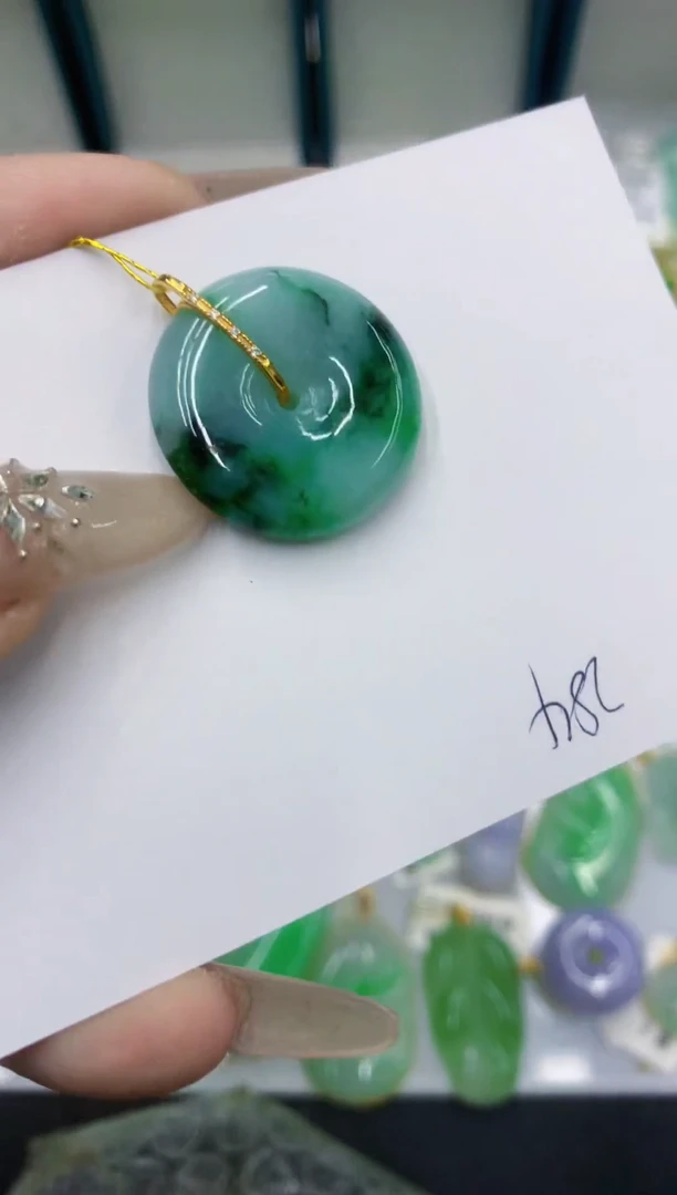 颈饰18K金镶嵌翡翠111111