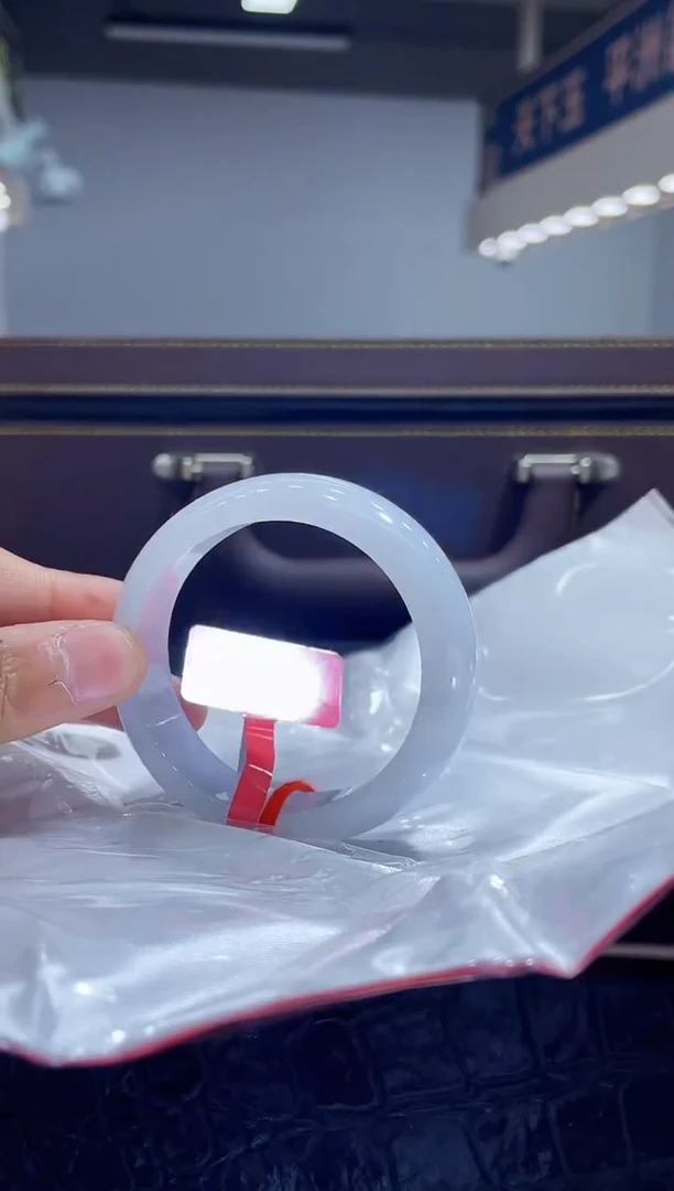 未镶嵌手镯（贵妃镯）翡翠16