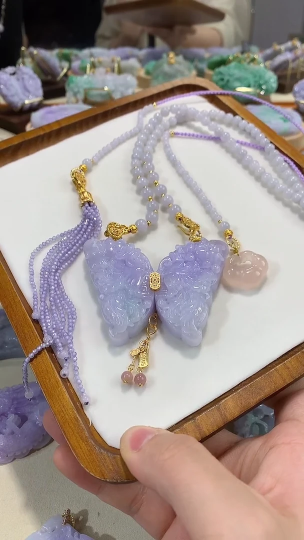 颈饰未镶嵌翡翠吊坠