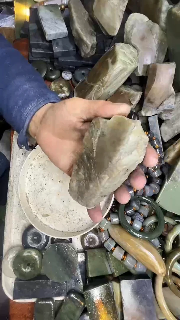 未镶嵌和田玉珠宝半成品毛料