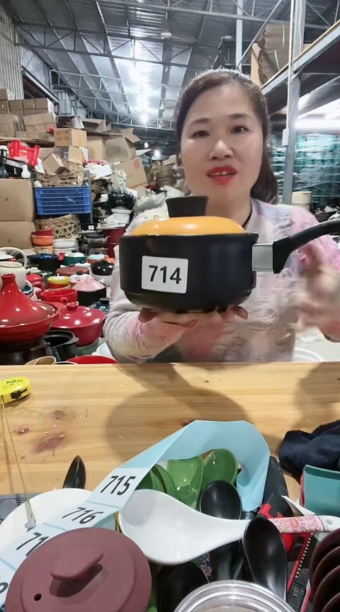 【闪购商品】714瑕疵黑色手把奶锅