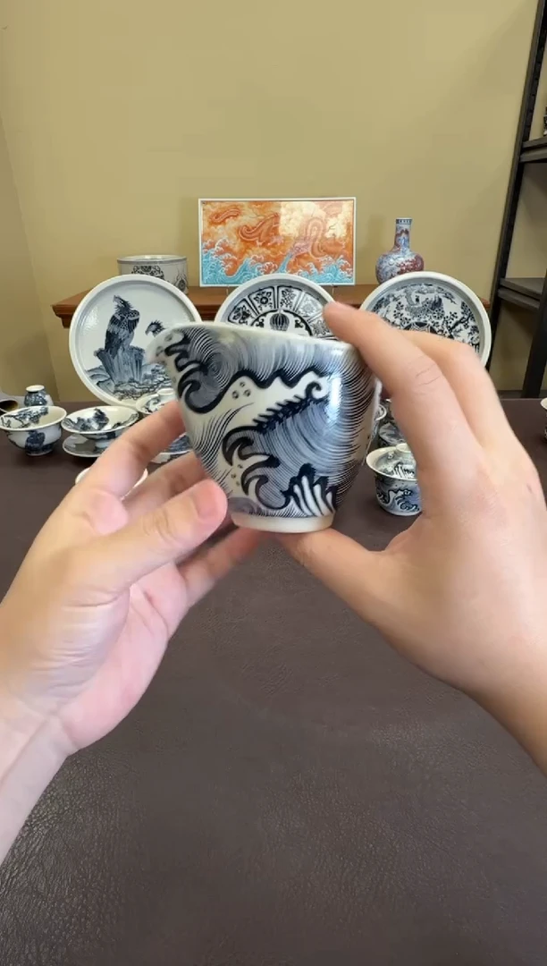 二号釉纯海浪纹公道杯