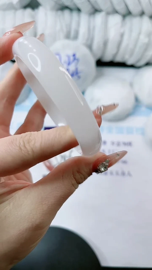 【闪购商品】石英质玉手镯未镶嵌多样性发货S287-65