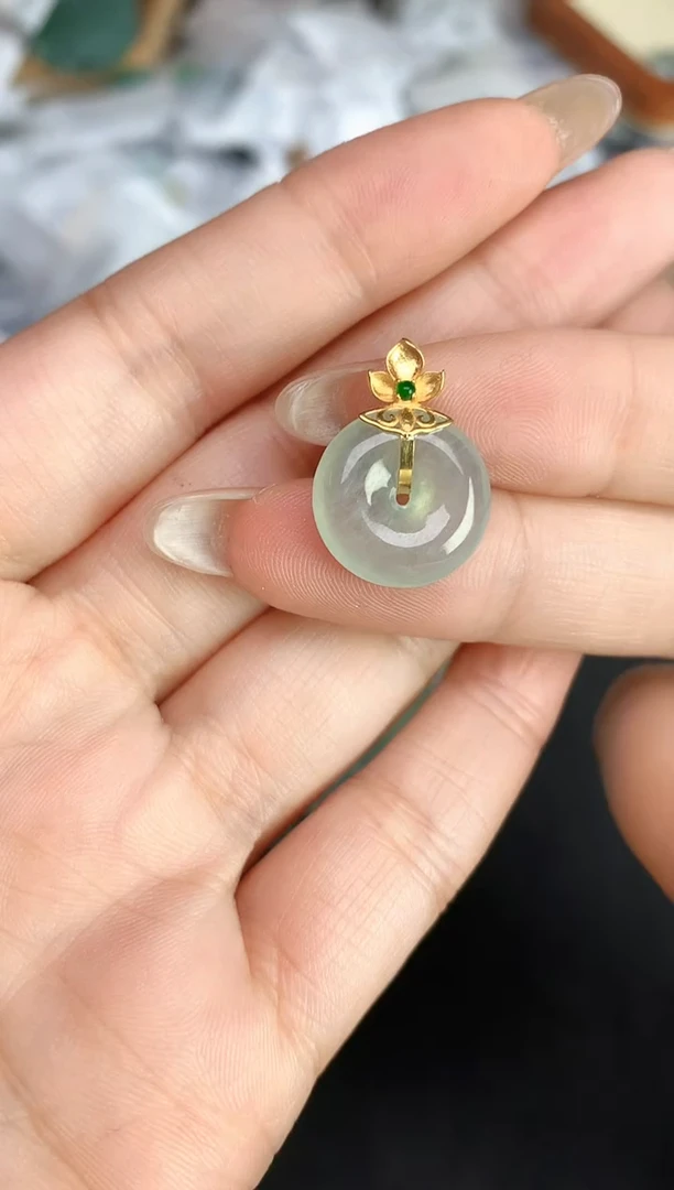 颈饰18K金镶嵌翡翠25112502