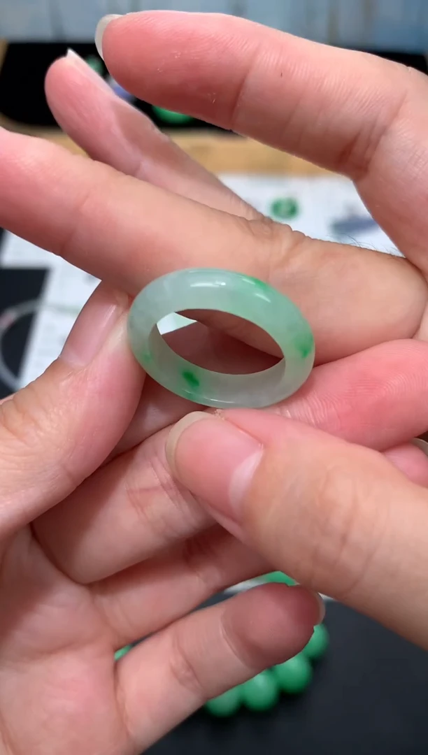 未镶嵌定制翡翠48小时鉴赏期 退货不扣服务费