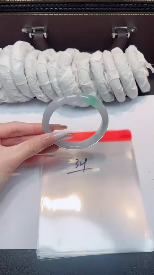 未镶嵌手镯翡翠翡翠手镯断码清默认有瑕NO退换介意勿拍329