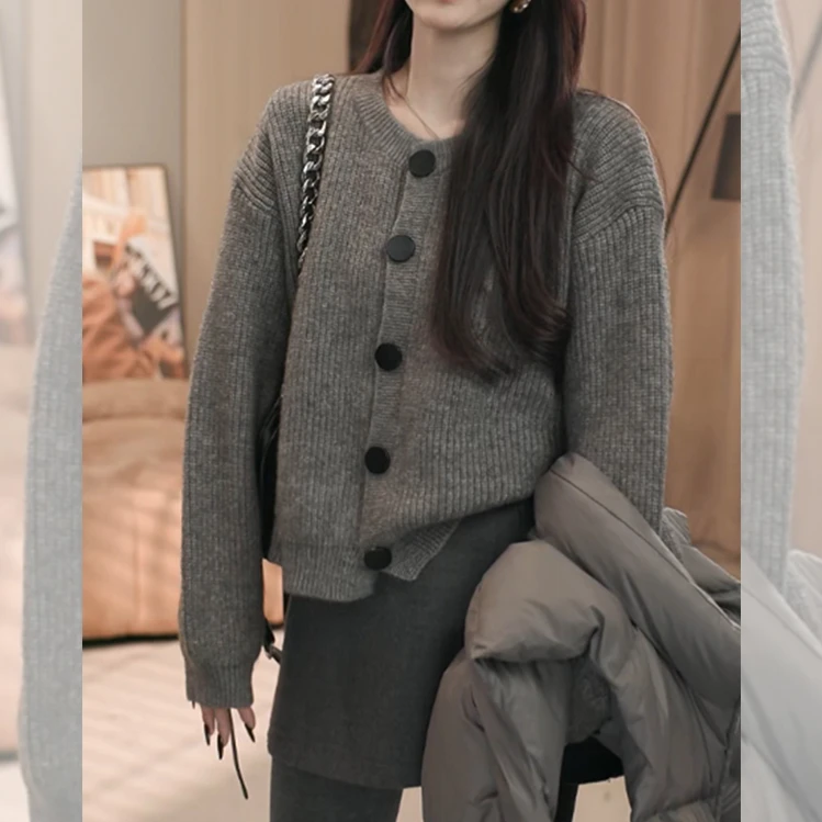 高级感灰色毛衣开衫女装秋冬季2025新款上衣单排扣圆领毛衣外套