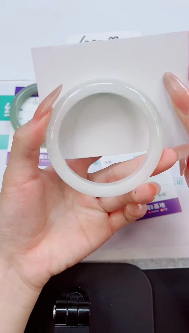 石英质玉手镯未镶嵌55/56.5