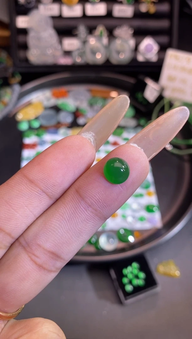 【闪购商品】翡翠挂件未镶嵌蛋