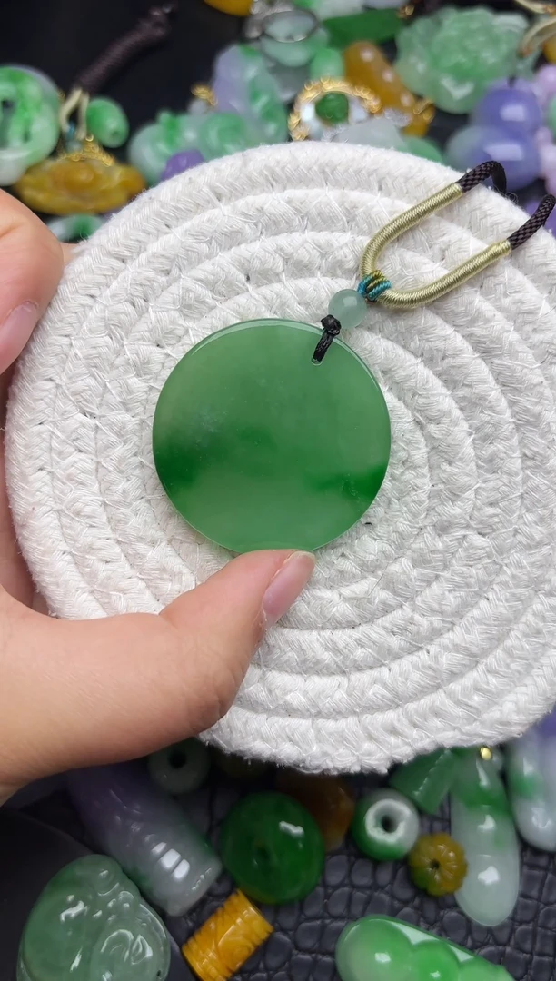 颈饰未镶嵌翡翠缅甸翡翠吊坠