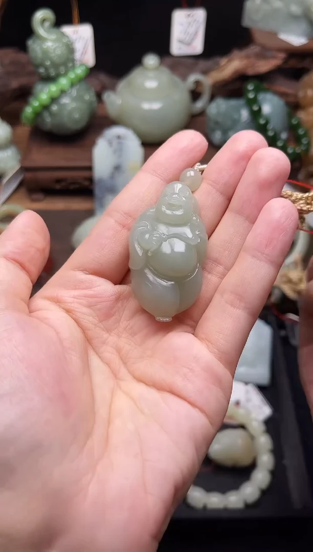 和田玉未镶嵌吊坠(不含链)且末青白  逍遥佛9008199