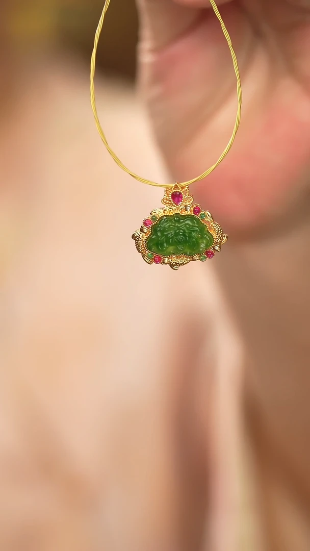 【闪购商品】和田玉吊坠(赠链)18K金镶嵌新款