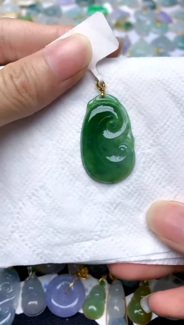 翡翠18K金镶嵌颈饰天然A货翡翠