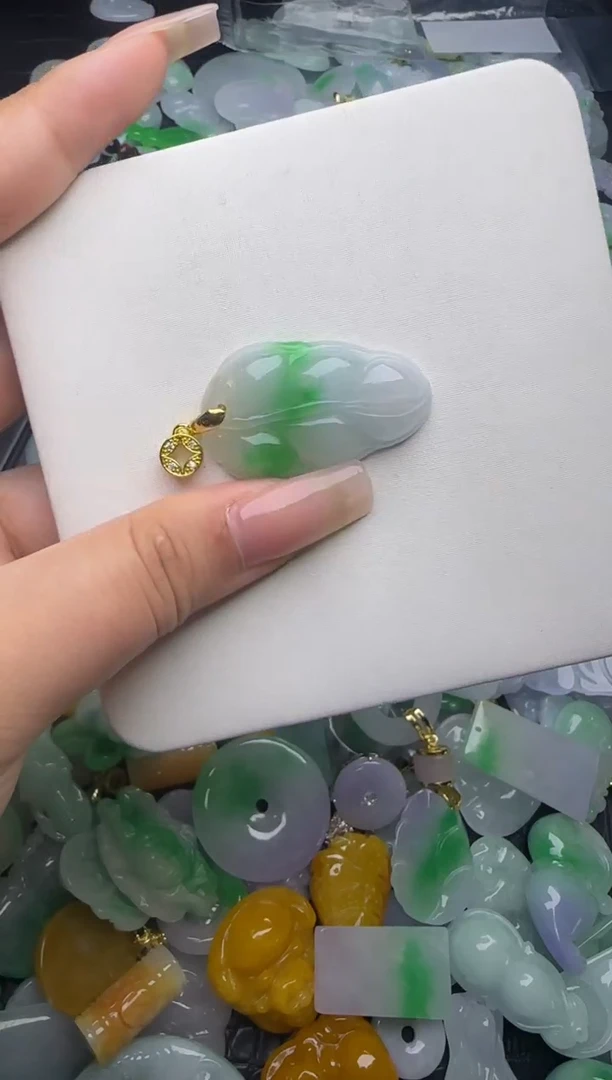 翡翠未镶嵌颈饰天然缅甸翡翠吊坠