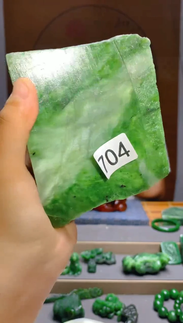 和田玉（碧玉）未镶嵌珠宝半成品1