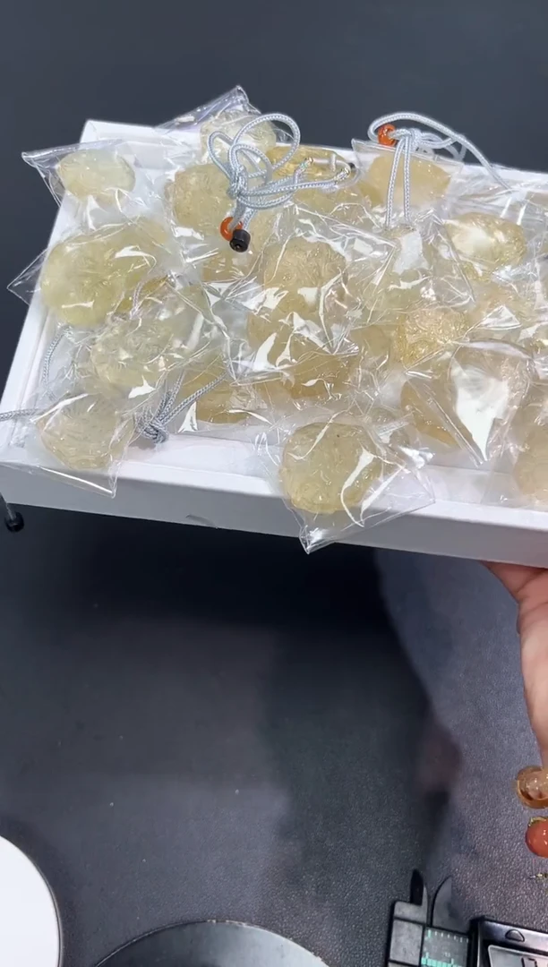 【闪购商品】水晶吊坠(赠链)未镶嵌82m多样性发其一/1个默认微瑕