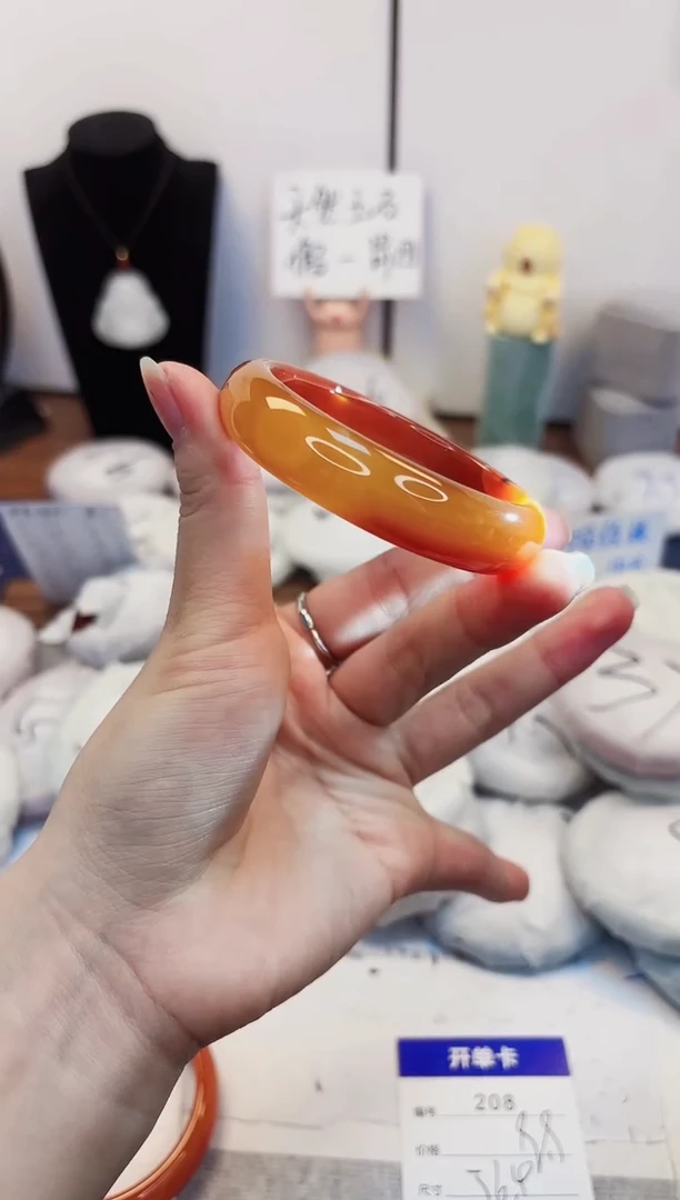 【闪购商品】石英质玉手镯未镶嵌208-玛瑙56圈口