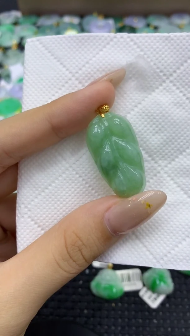 颈饰未镶嵌翡翠天然缅甸翡翠A货