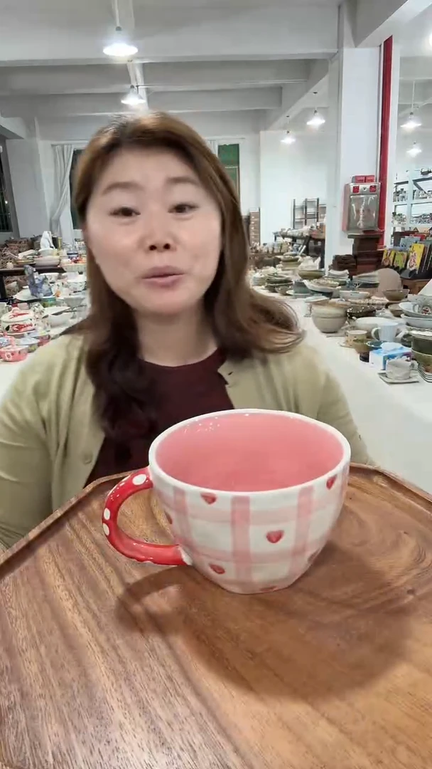 瓷粉色爱心马克杯