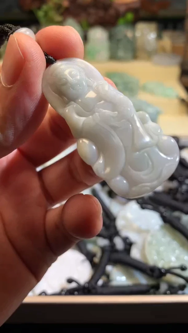 翡翠未镶嵌颈饰5/27/049