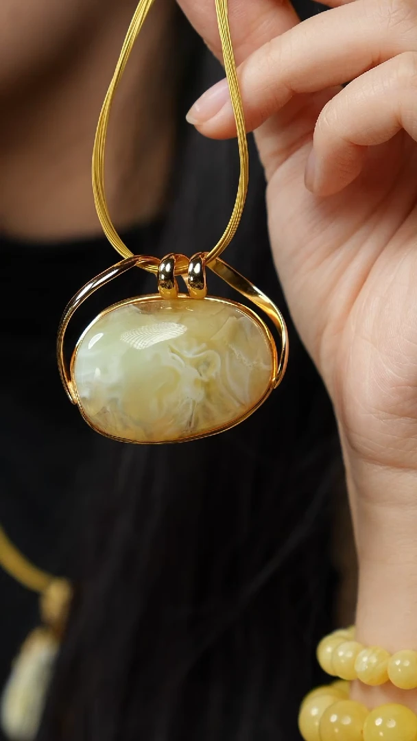 蜜蜡吊坠(赠链)银S925镶嵌仙气飘飘