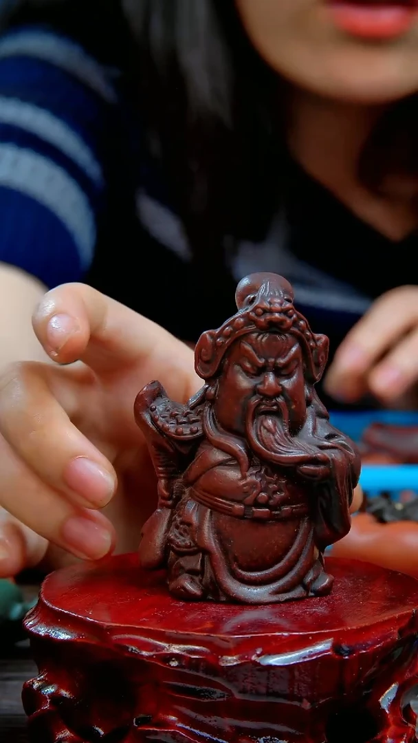 宜兴紫砂手工关二爷