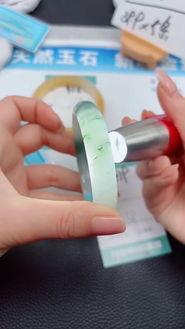 【闪购商品】石英质玉手镯未镶嵌479