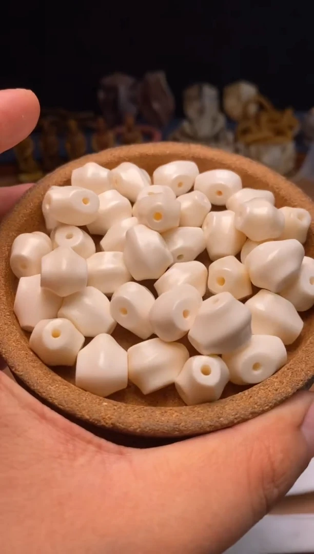 其他牛骨P719-鲨鱼背三通-有棕裂