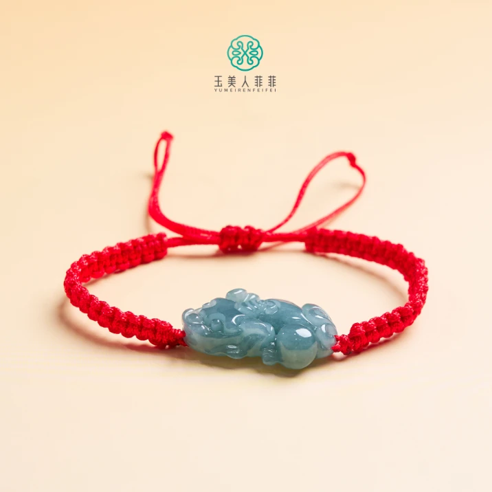 石惑珠宝%翡翠貔貅红绳约21*12mm%多样性发一