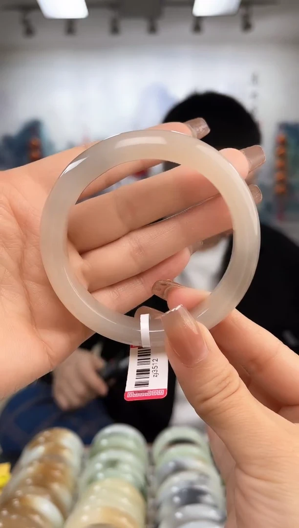 【闪购商品】和田玉手镯未镶嵌59圈口3512