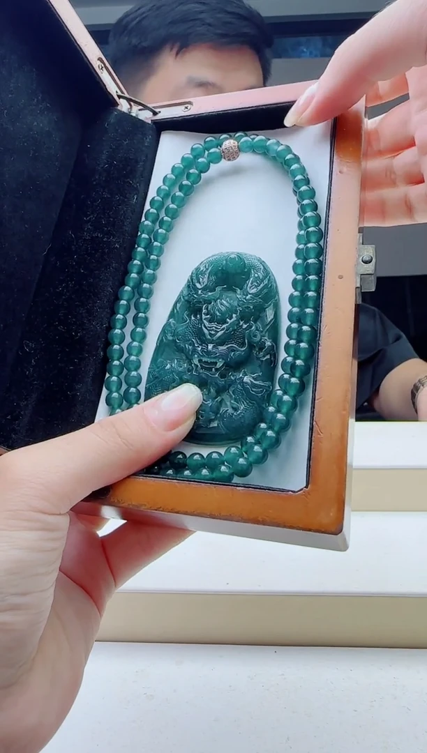 颈饰未镶嵌翡翠多样性发其一