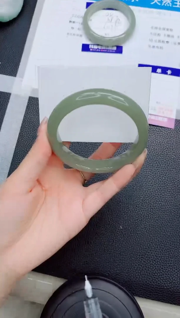 石英质玉手镯未镶嵌A130-62.2