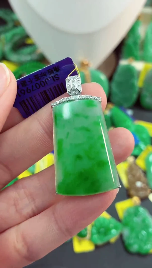 吊坠(不含链)18K金镶嵌翡翠天然缅甸翡翠A货