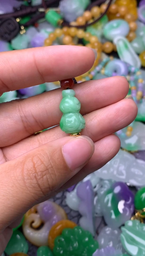 颈饰未镶嵌翡翠缅甸翡翠吊坠
