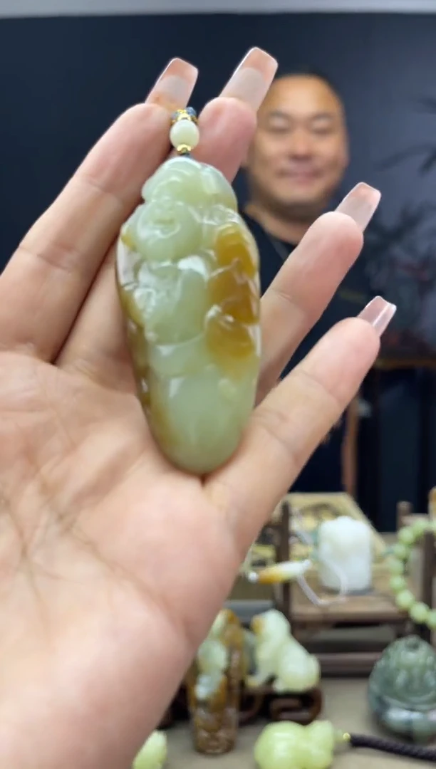 颈饰未镶嵌和田玉1
