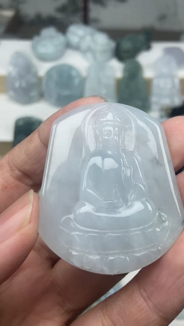 颈饰未镶嵌翡翠观音