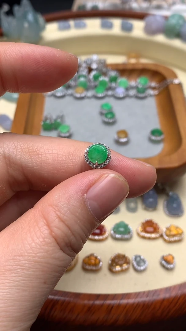 【闪购商品】翡翠颈饰银S925镶嵌翡翠镶嵌平扣