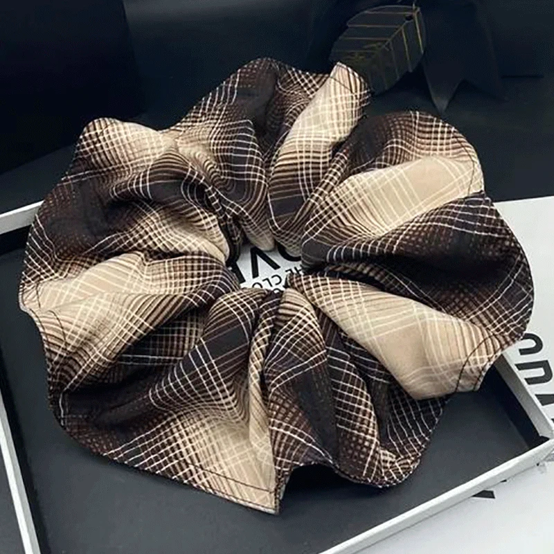 高级感渐变色格纹布艺大肠发圈女2025新款大号扎头发马尾发饰头花