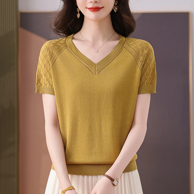 纯色透气V领套头款夏季针织衫常规款极简风显瘦百搭出游服装女