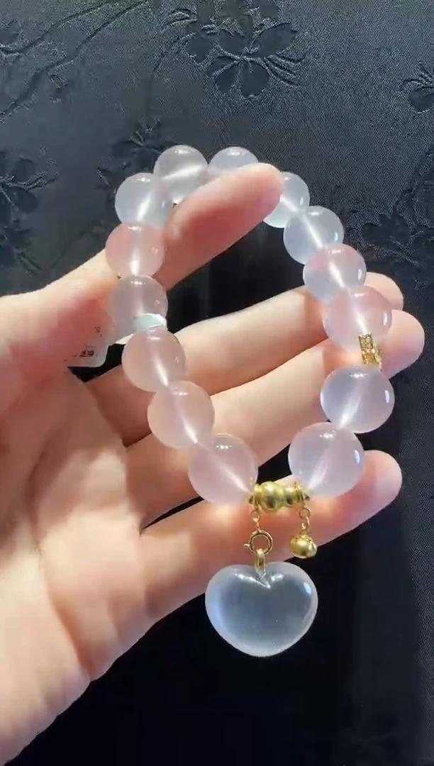 18K金镶嵌手串水晶爱心款