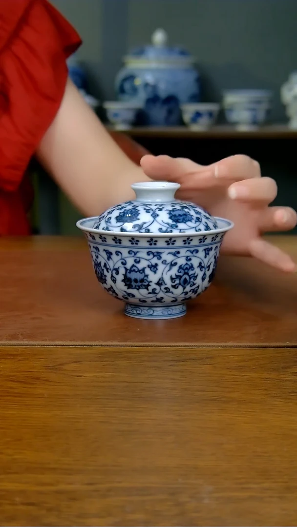 陶瓷仿明缠枝莲双狮两才盖碗（柴窑）