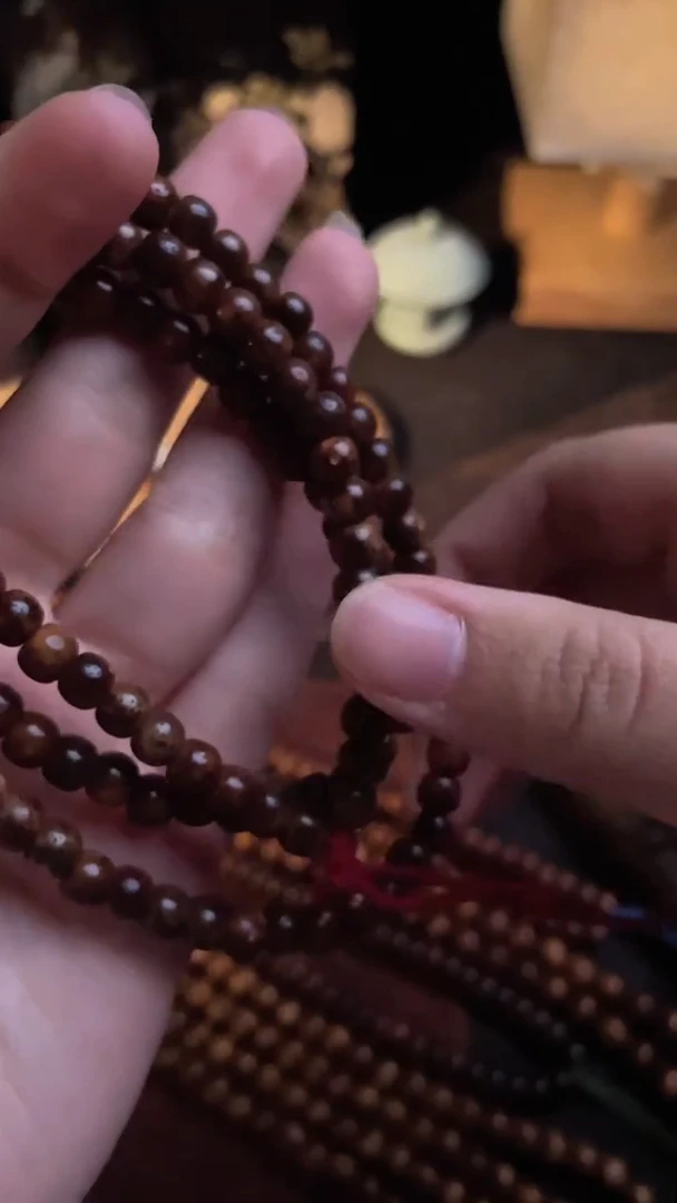 吊坠星月菩提精工级中珀绿皮6*5桶珠长串